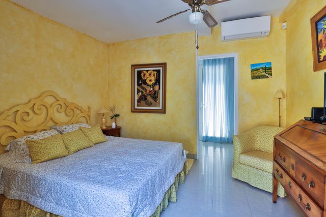 Afficher la photo en grand Maison à vendre - 5 pièces - 211 m2 - Villefranche Sur Mer - 06 - PROVENCE-ALPES-COTE-D-AZUR