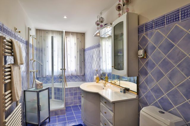 Afficher la photo en grand Maison à vendre - 5 pièces - 211 m2 - Villefranche Sur Mer - 06 - PROVENCE-ALPES-COTE-D-AZUR