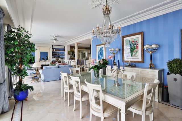 Afficher la photo en grand Maison à vendre - 5 pièces - 211 m2 - Villefranche Sur Mer - 06 - PROVENCE-ALPES-COTE-D-AZUR