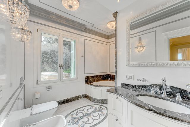 Maison à vendre - 6 pièces - 643 m2 - Villefranche Sur Mer - 06 - PROVENCE-ALPES-COTE-D-AZUR