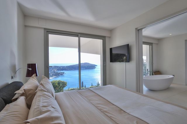 Maison à louer - 5 pièces - 440 m2 - Villefranche Sur Mer - 06 - PROVENCE-ALPES-COTE-D-AZUR