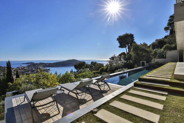 Maison à louer - 6 pièces - 360 m2 - Villefranche Sur Mer - 06 - PROVENCE-ALPES-COTE-D-AZUR