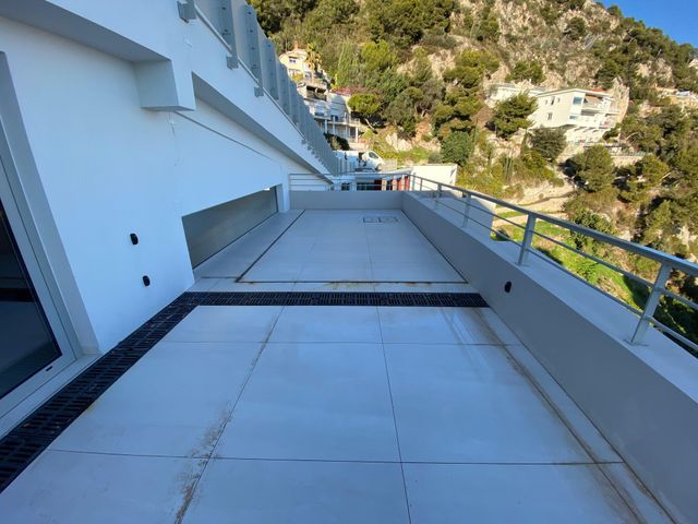 Maison à louer - 6 pièces - 360 m2 - Villefranche Sur Mer - 06 - PROVENCE-ALPES-COTE-D-AZUR