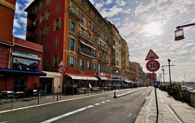 Appartement F3 à vendre - 3 pièces - 111,12 m2 - Nice - 06 - PROVENCE-ALPES-COTE-D-AZUR