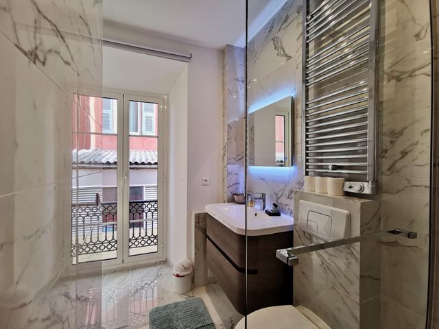 Appartement F3 à vendre - 3 pièces - 111,12 m2 - Nice - 06 - PROVENCE-ALPES-COTE-D-AZUR