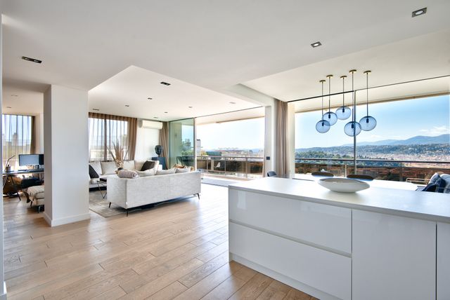 Appartement F3 à vendre - 3 pièces - 108,08 m2 - Nice - 06 - PROVENCE-ALPES-COTE-D-AZUR