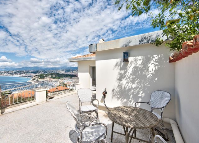 Maison à vendre - 6 pièces - 221,97 m2 - Nice - 06 - PROVENCE-ALPES-COTE-D-AZUR