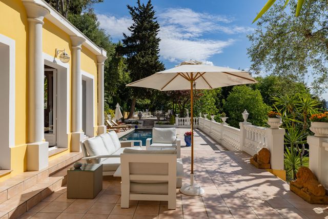 Maison à vendre - 10 pièces - 327,17 m2 - Nice - 06 - PROVENCE-ALPES-COTE-D-AZUR