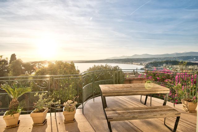 Appartement F4 à louer - 4 pièces - 142,56 m2 - Nice - 06 - PROVENCE-ALPES-COTE-D-AZUR