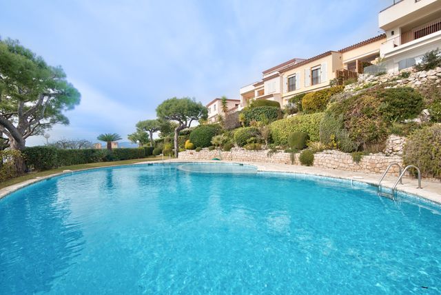 Appartement F4 &agrave; vendre - 4 pi&egrave;ces - 131,05 m2 - Villefranche Sur Mer - 06 - PROVENCE-ALPES-COTE-D-AZUR