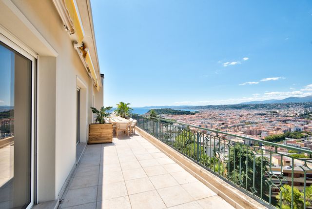 Appartement F5 &agrave; vendre - 5 pi&egrave;ces - 167,33 m2 - Nice - 06 - PROVENCE-ALPES-COTE-D-AZUR