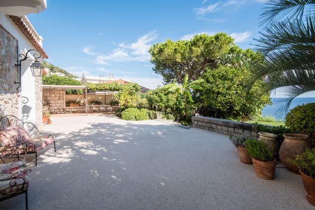 Maison &agrave; vendre - 6 pi&egrave;ces - 198,83 m2 - Nice - 06 - PROVENCE-ALPES-COTE-D-AZUR
