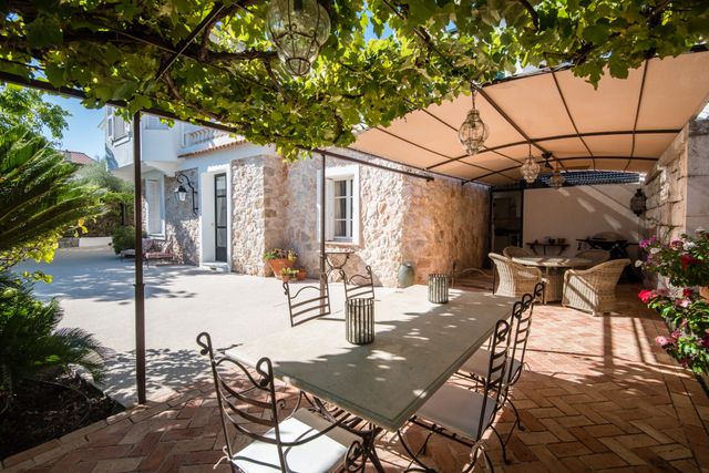 Maison &agrave; vendre - 6 pi&egrave;ces - 198,83 m2 - Nice - 06 - PROVENCE-ALPES-COTE-D-AZUR